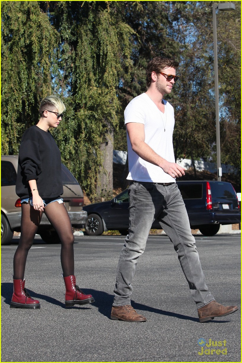Miley Cyrus & Liam Hemsworth: Coffee Couple