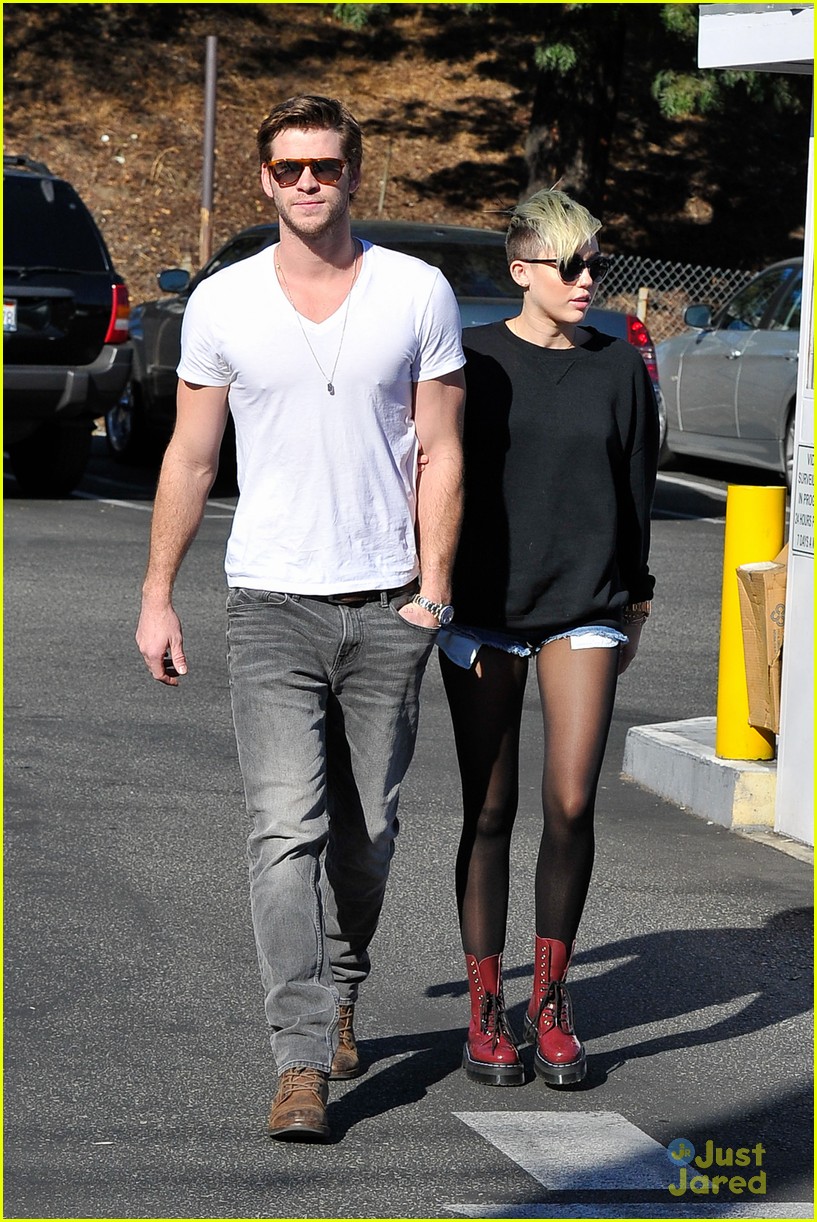 Miley Cyrus & Liam Hemsworth: Coffee Couple