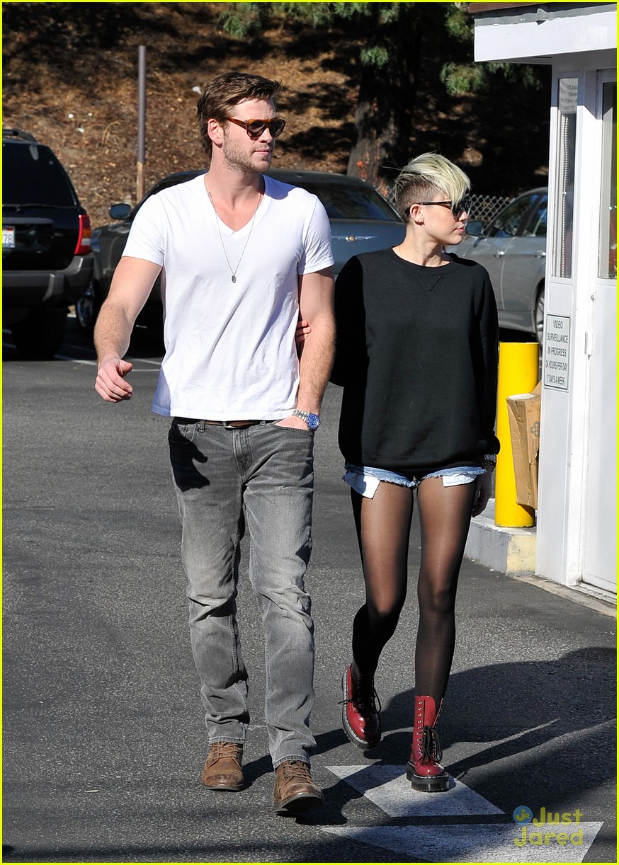 Miley Cyrus & Liam Hemsworth: Coffee Couple