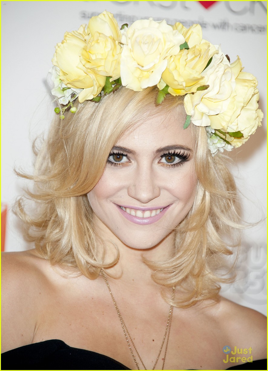 Pixie Lott - WGSN Global Fashion Awards 2012