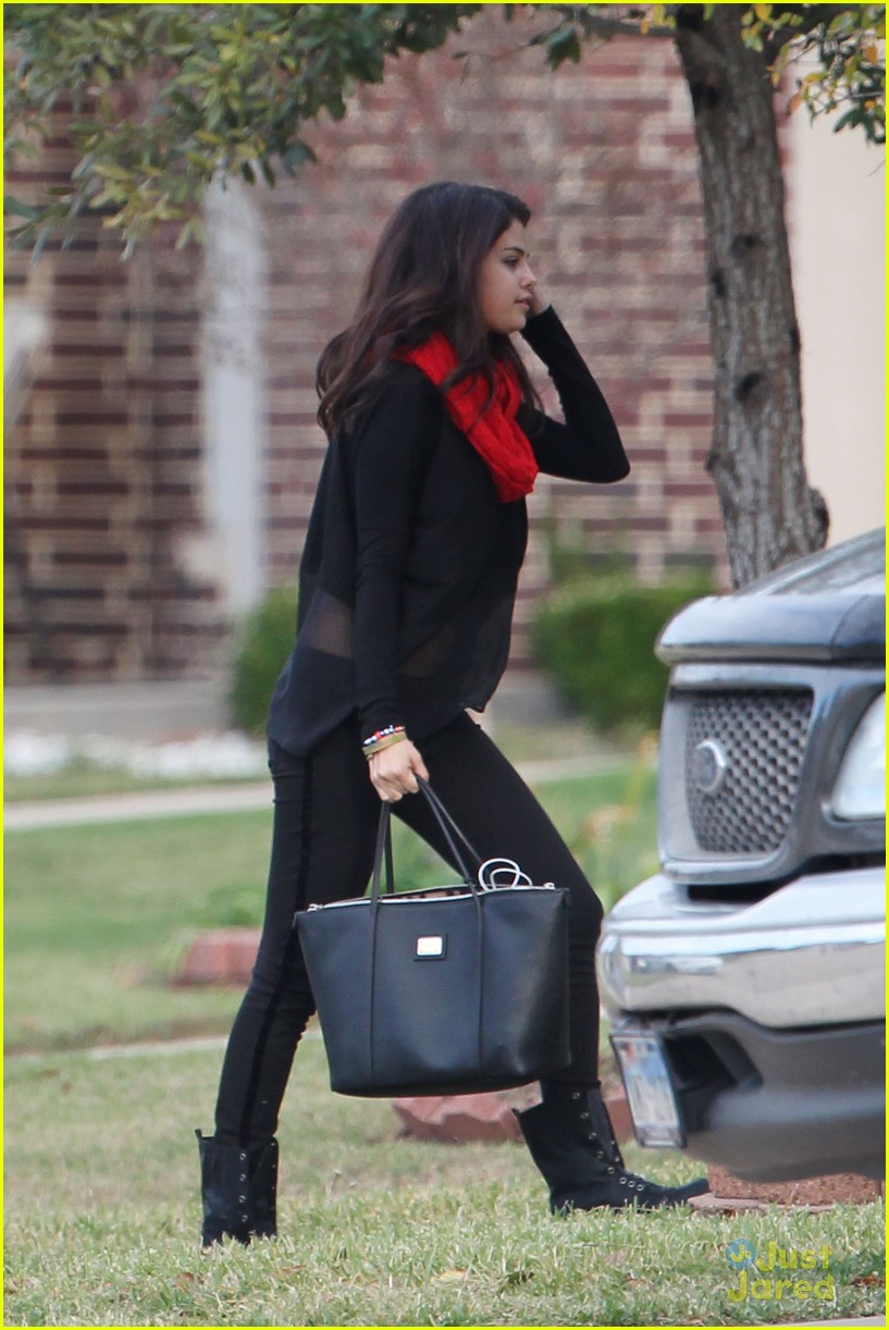 Selena Gomez: Seacrest Studios Opening in Dallas!