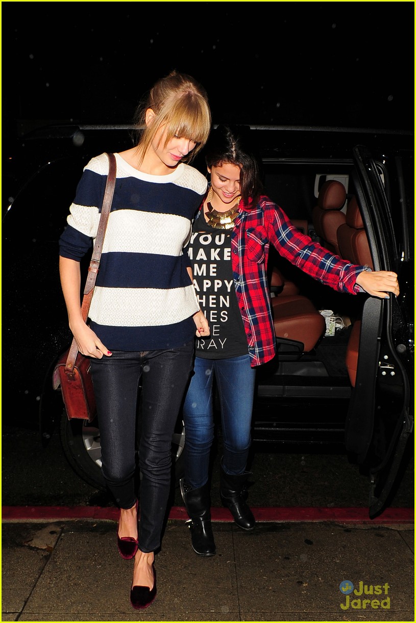Selena Gomez: Saturday Night Dinner with Taylor Swift!