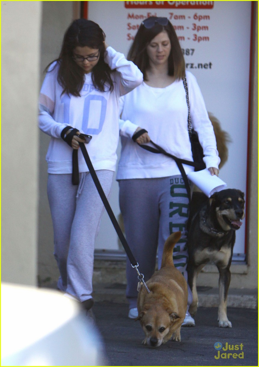 Selena Gomez Visits The Vet