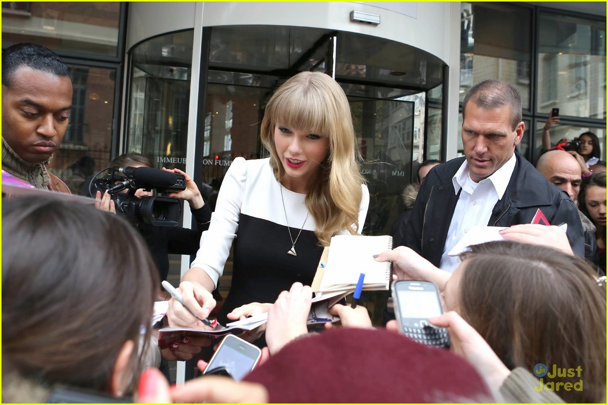 Taylor Swift: NRJ Radio Stop
