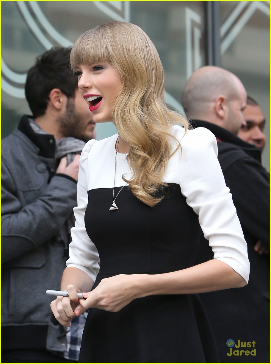 Taylor Swift: NRJ Radio Stop