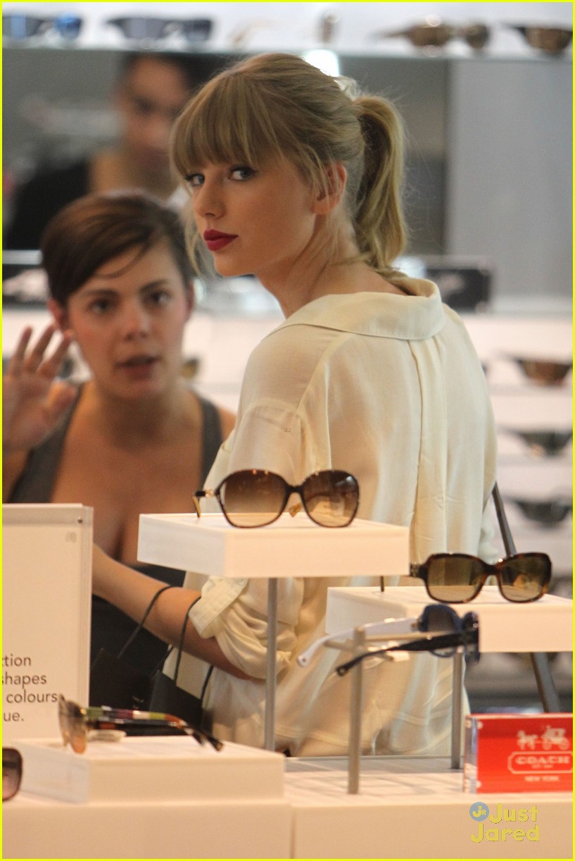 Taylor Swift: Sydney Shopping Spree!