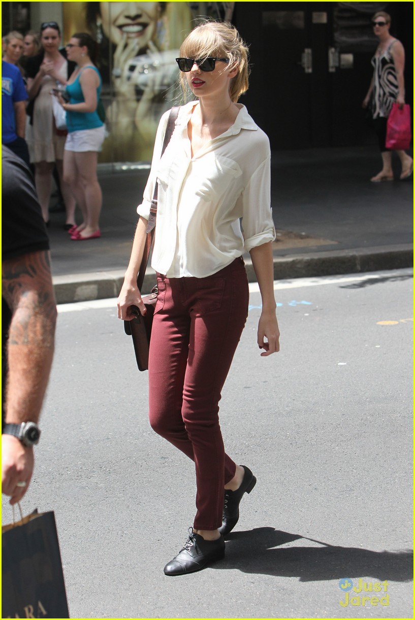 Taylor Swift: Sydney Shopping Spree!