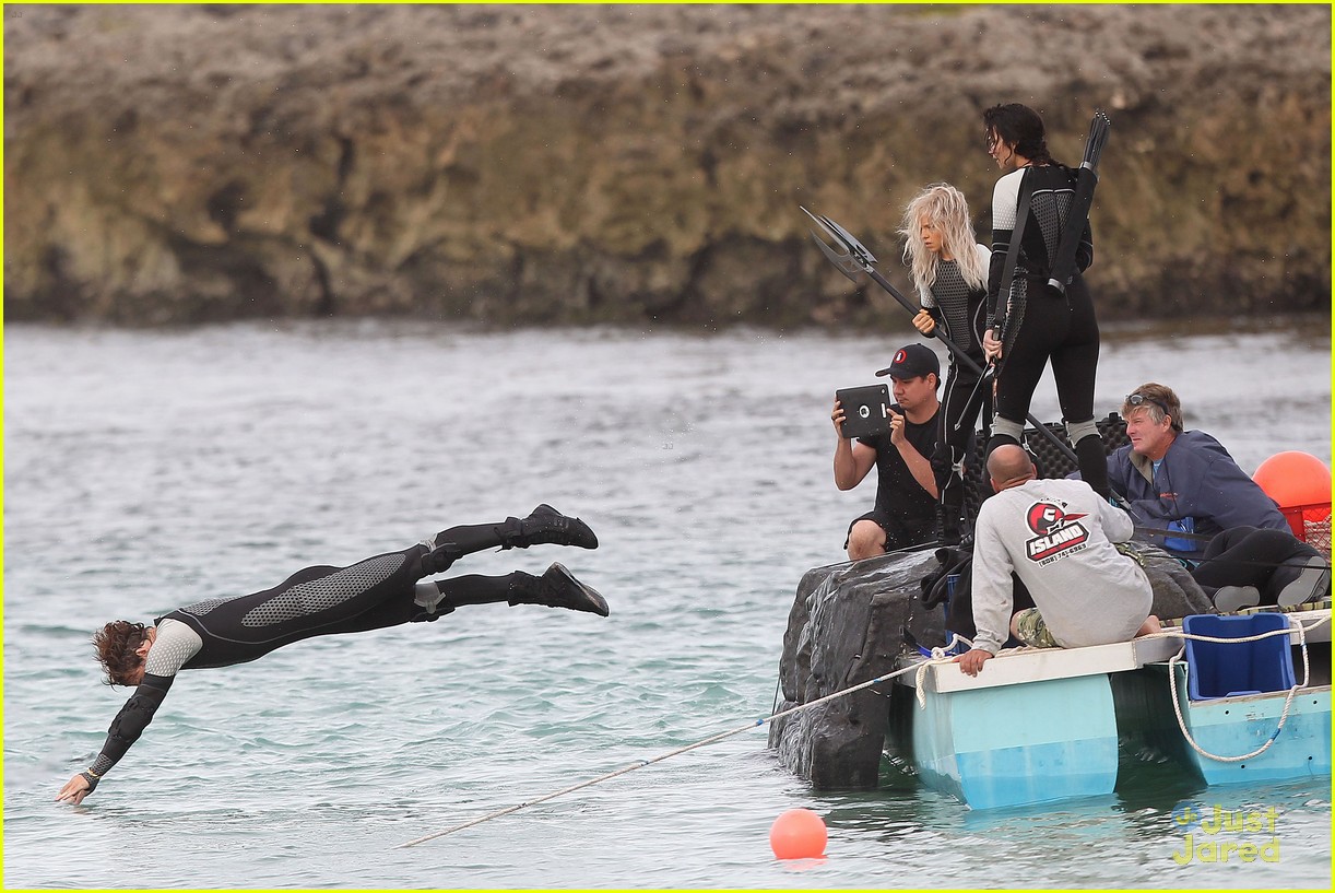 Josh Hutcherson Dives Into Quarter Quell with Jennifer Lawrence & Sam Claflin in Hawaii