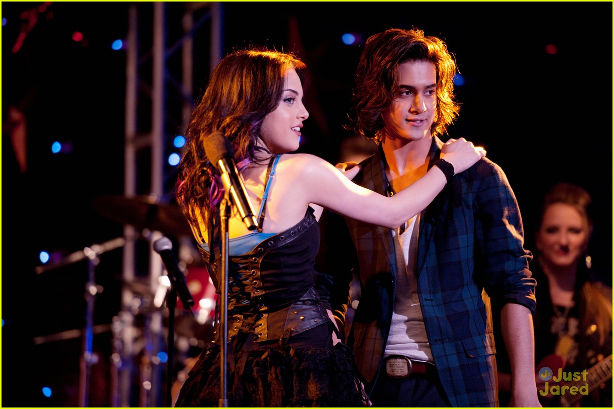 Elizabeth Gillies & Avan Jogia: Are Beck & Jade Back Together on 'Victorious'?