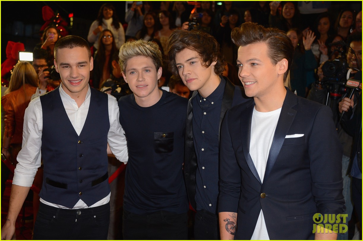 One Direction - 'Kiss You' Performance on 'X Factor' - WATCH NOW!