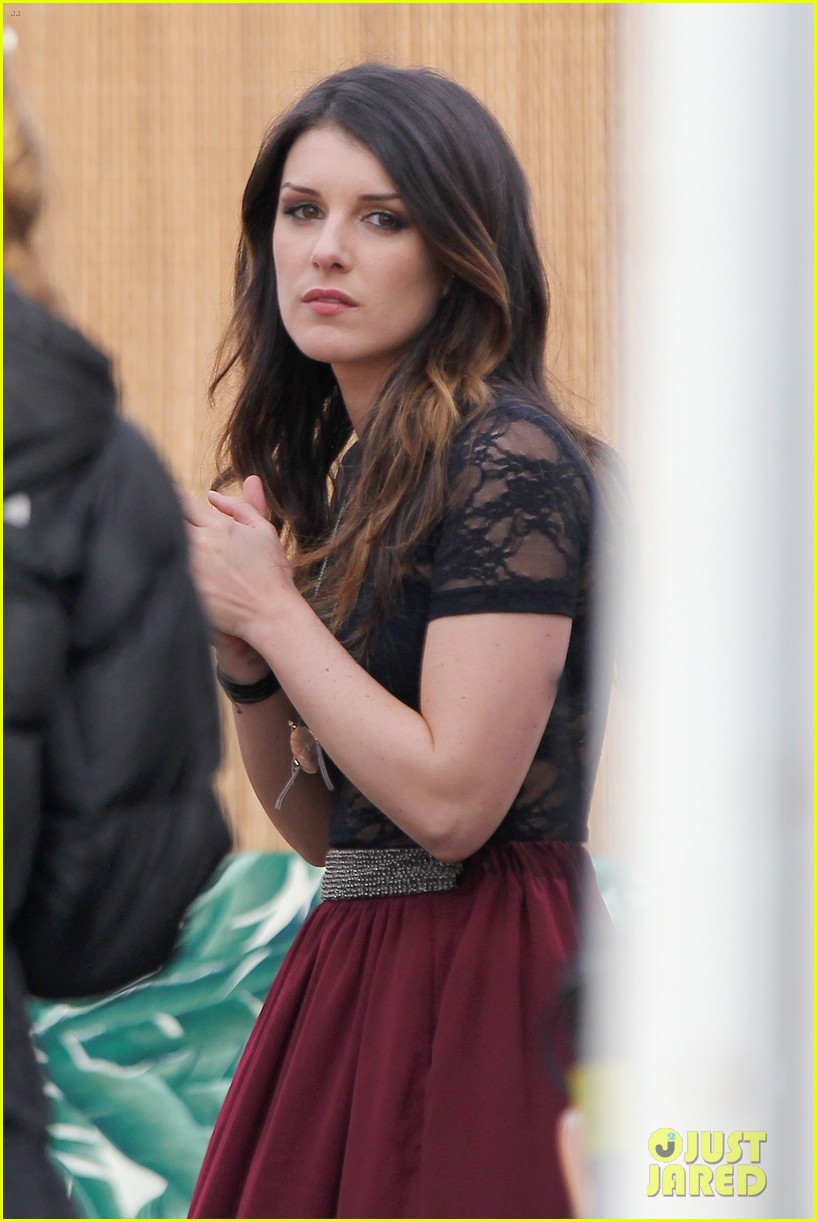 Shenae Grimes & Jessica Lowndes: '90210' Set!