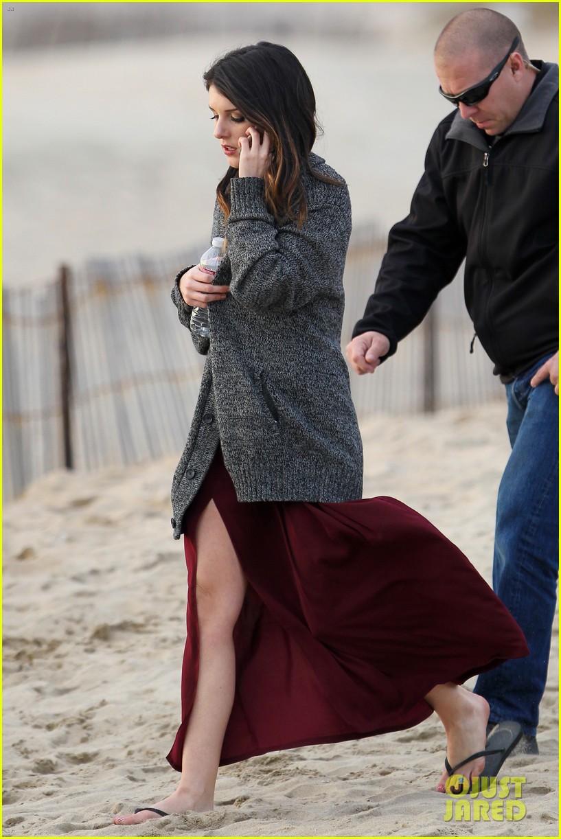 Shenae Grimes & Jessica Lowndes: '90210' Set!