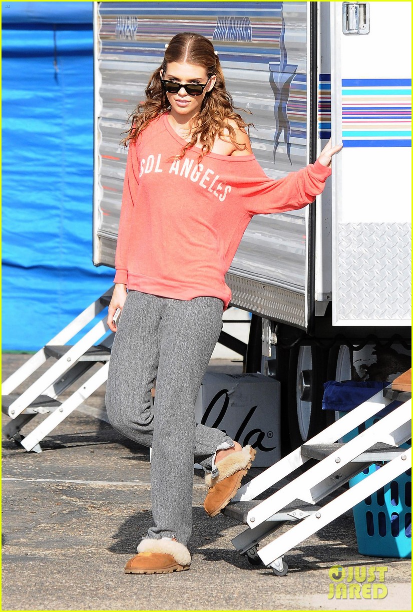 AnnaLynne McCord & Jessica Stroup: '90210' Beach Bash!