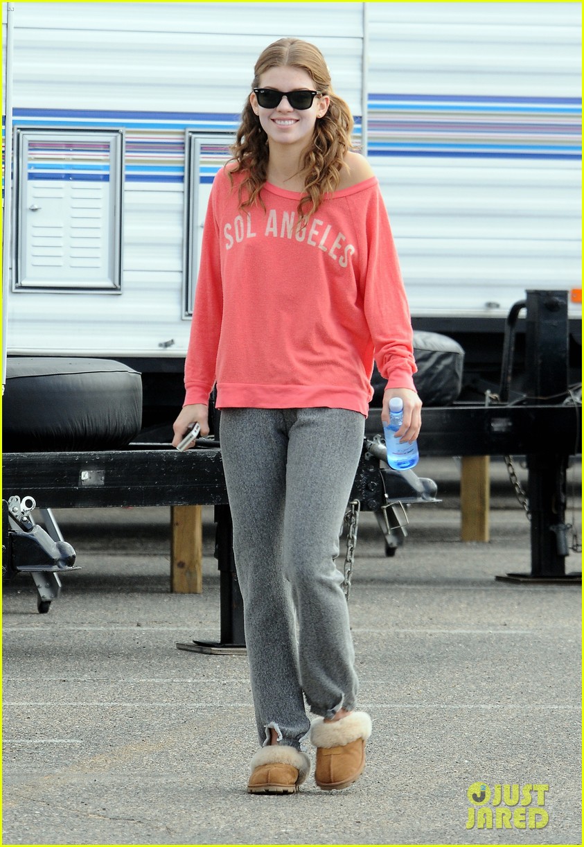 AnnaLynne McCord & Jessica Stroup: '90210' Beach Bash!