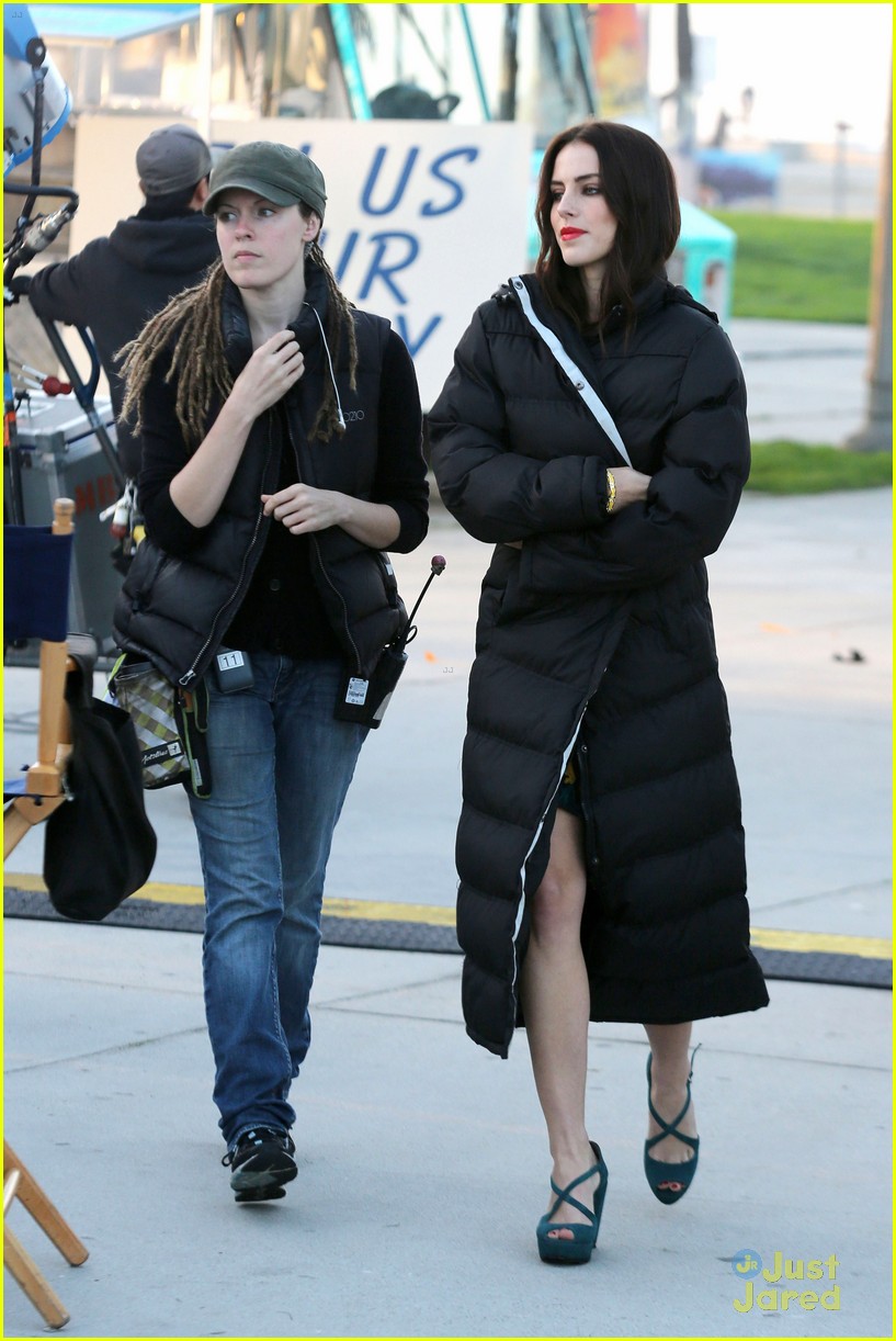 Jessica Stroup & AnnaLynne McCord: '90210' Go To Venice & Santa Monica