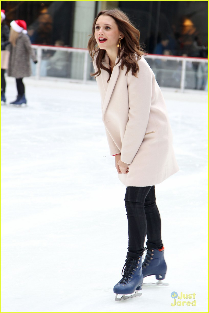 Alexandra Chando & Blair Redford: Skating In A Winter Wonderland