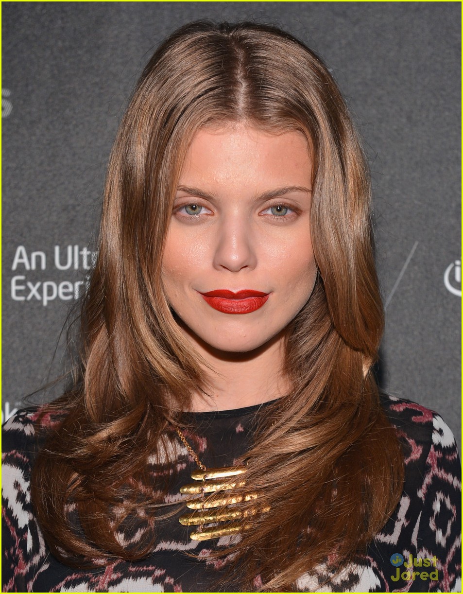 AnnaLynne McCord Tells 'Four Stories'