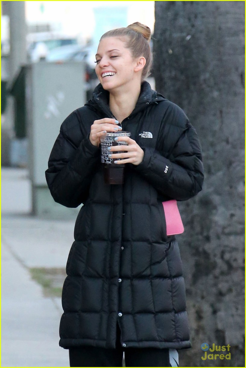 AnnaLynne McCord: Starbucks Stop