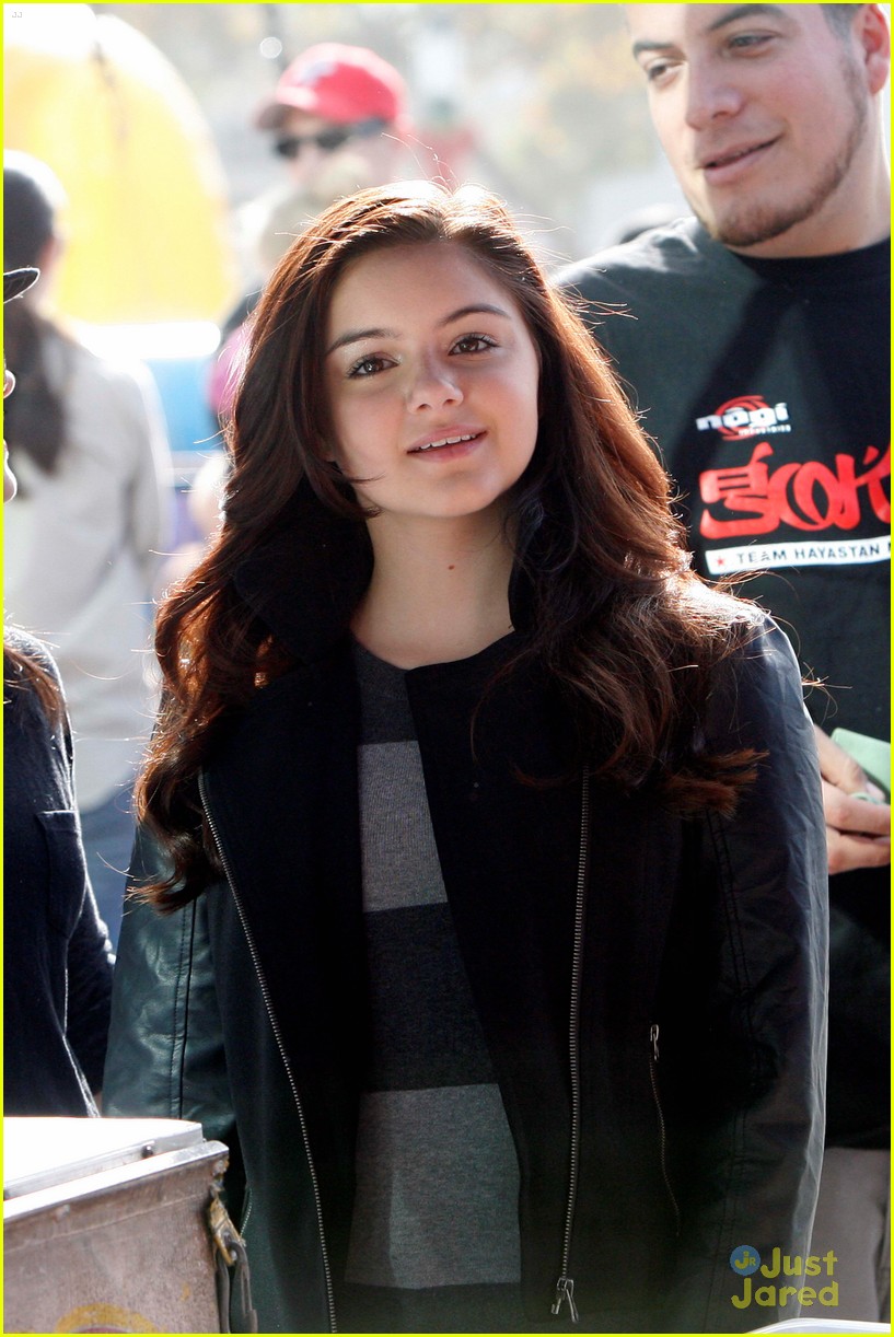 Ariel Winter: Puppy Love