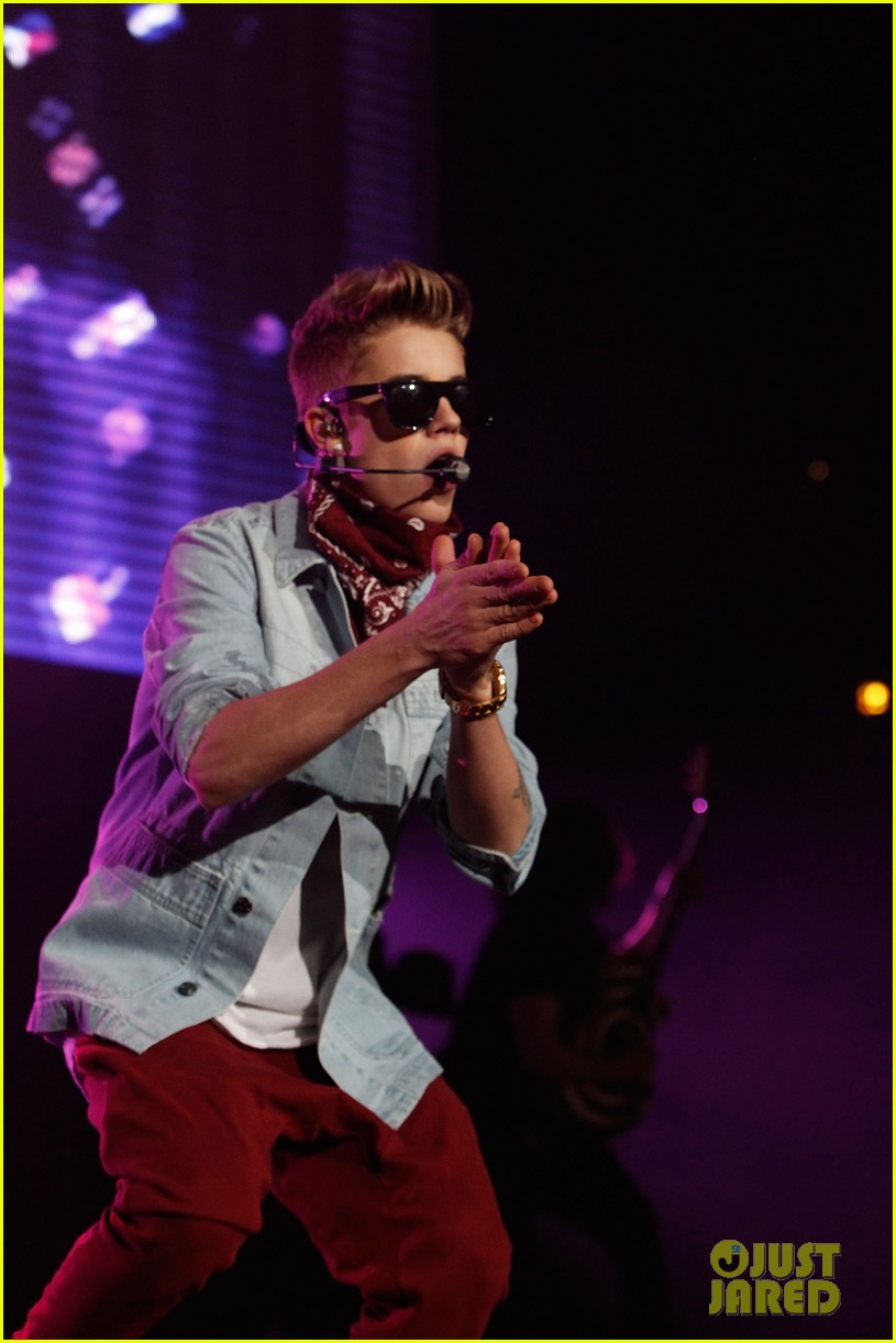 Justin Bieber: Power 96.1's Jingle Ball 2012 with Ludacris!