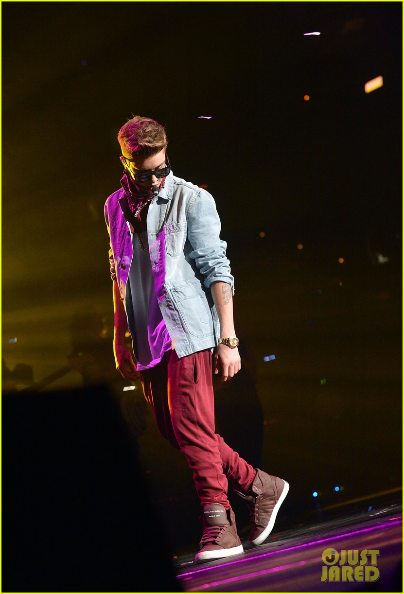 Justin Bieber: Power 96.1's Jingle Ball 2012 with Ludacris!