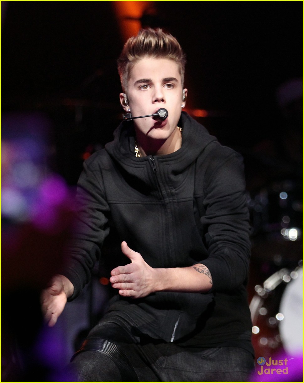 Justin Bieber: Jingle Ball 2012!