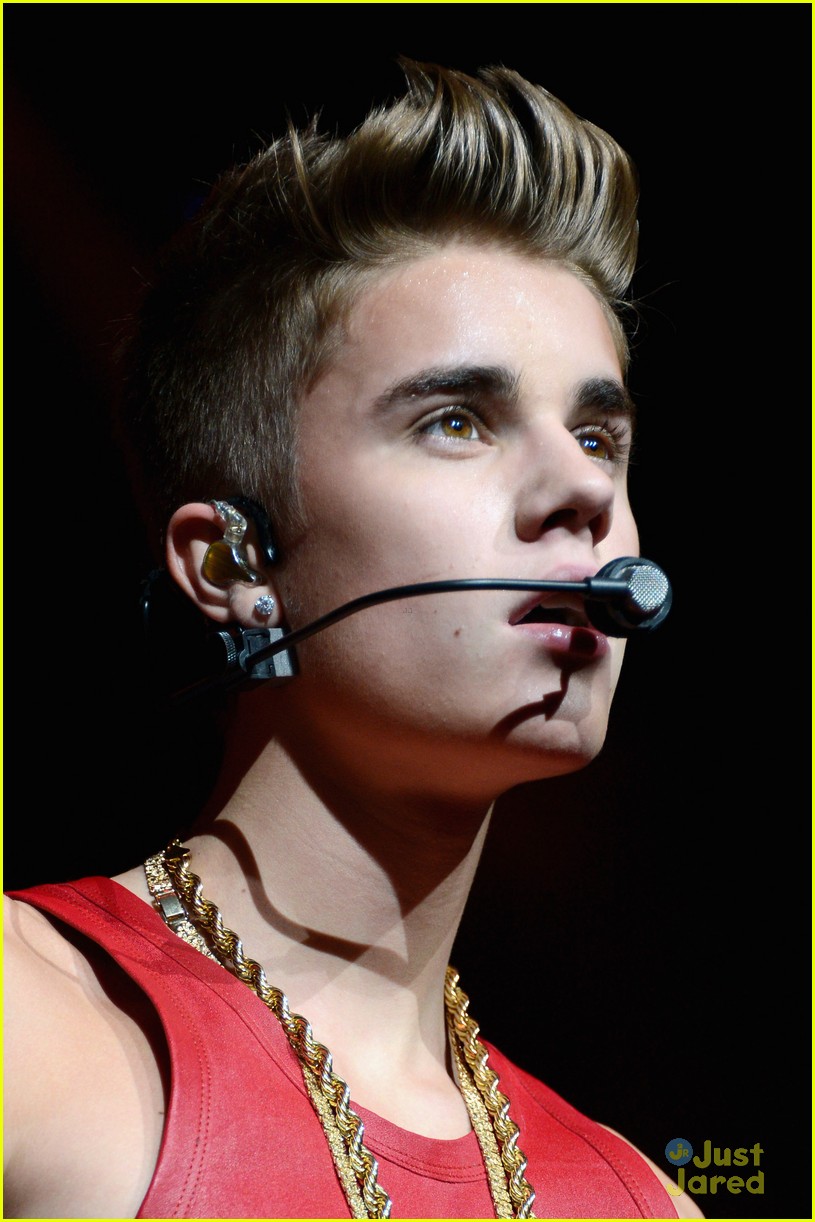 Justin Bieber: Q102 Jingle Ball 2012