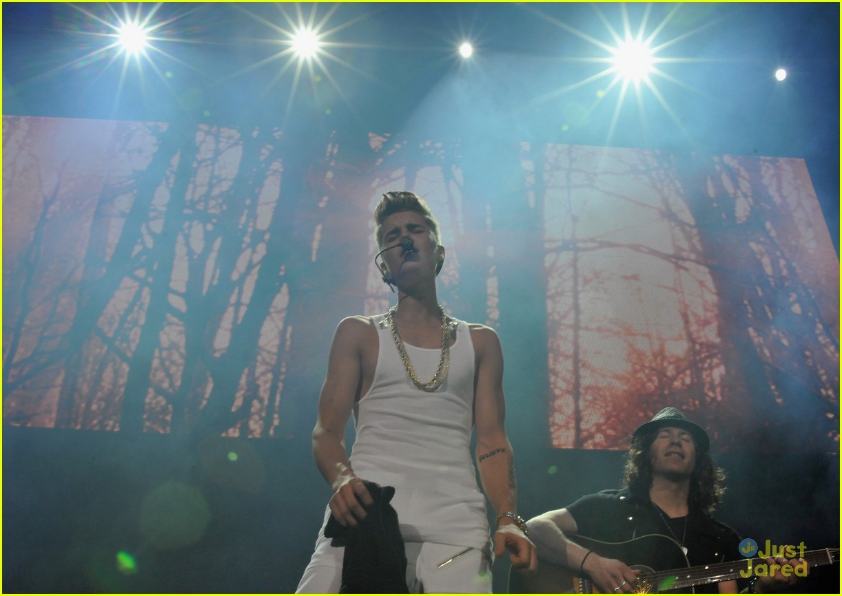 Justin Bieber: 93.3 FLZ Jingle Ball 2012 in Tampa!