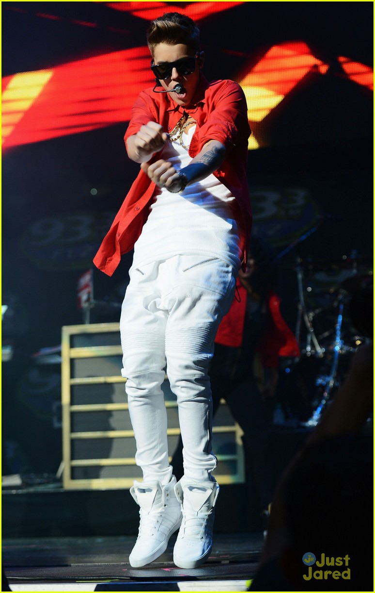 Justin Bieber: 93.3 FLZ Jingle Ball 2012 in Tampa!