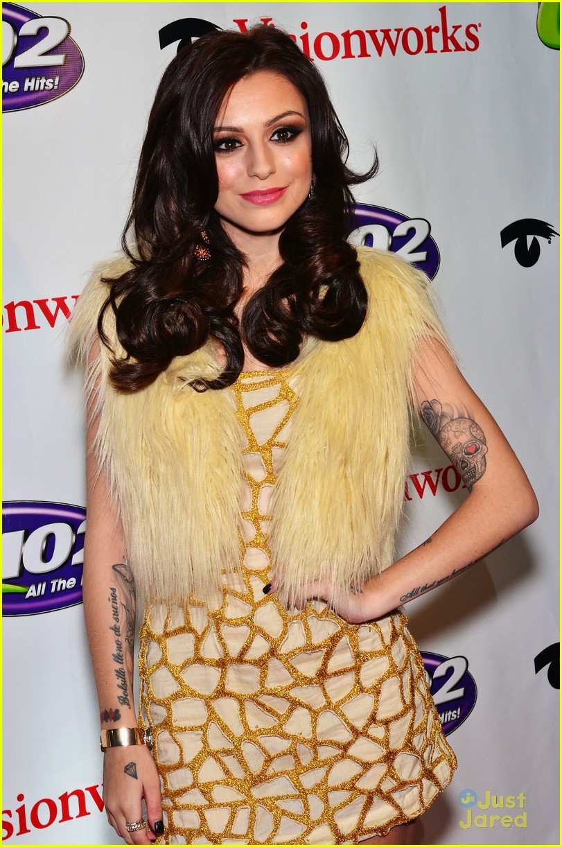 Cher Lloyd: Q102 Jingle Bell Beauty