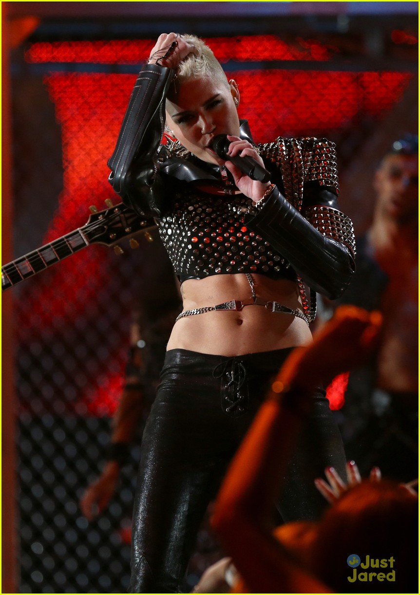 Miley Cyrus: VH1 Divas 2012 Performance -- WATCH NOW
