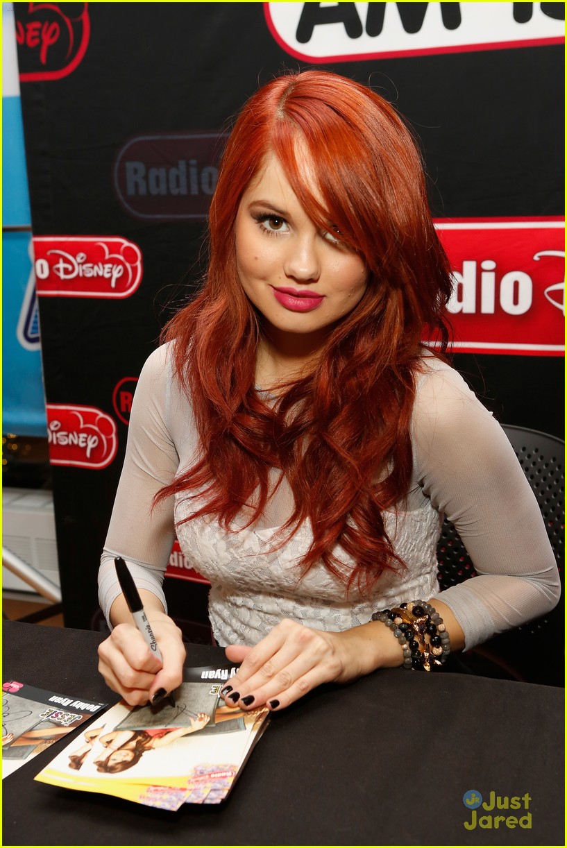 Debby Ryan & Dylan Riley Snyder: Wii U Showdown!