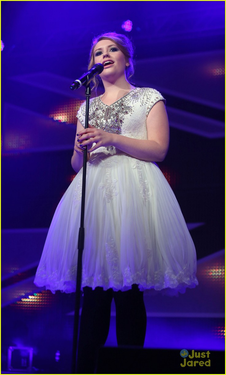 Ella Henderson: British Olympic Ball Performer