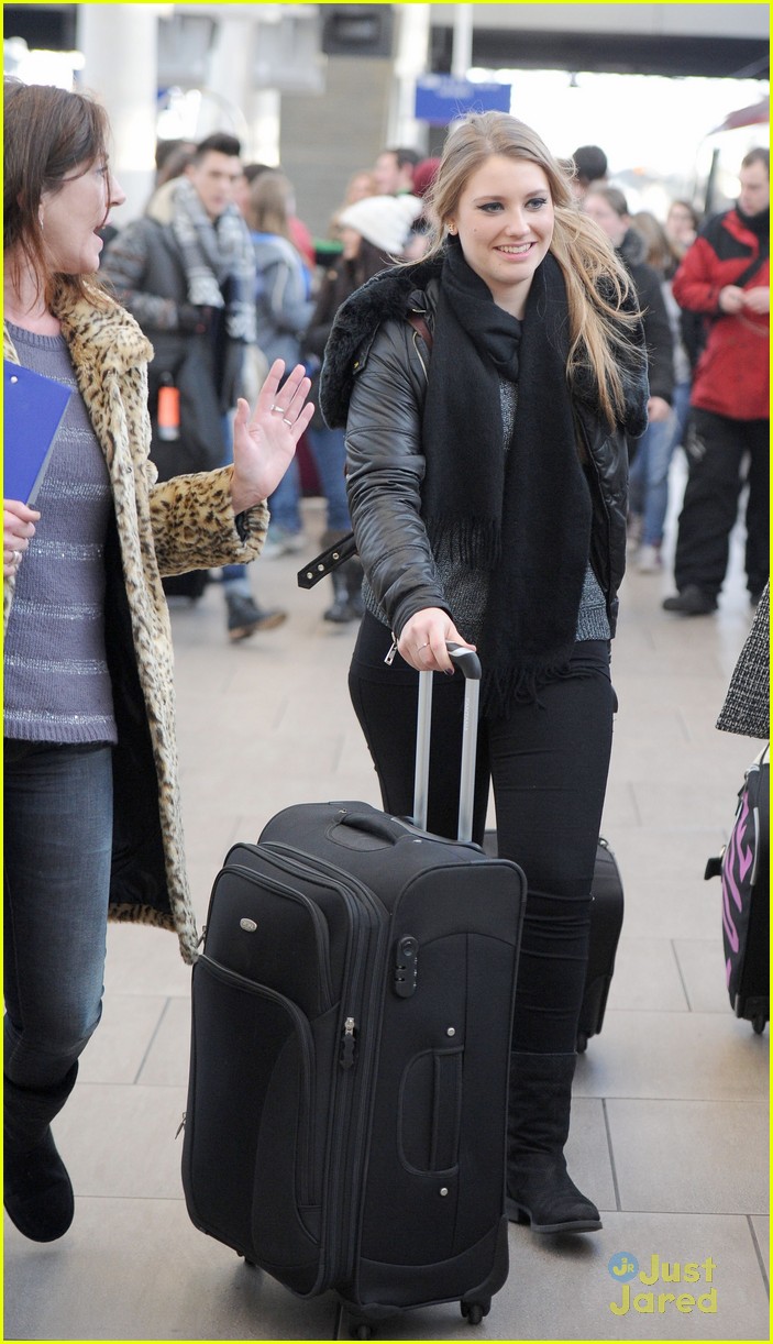 Ella Henderson: Christmas Catwalk On Ice