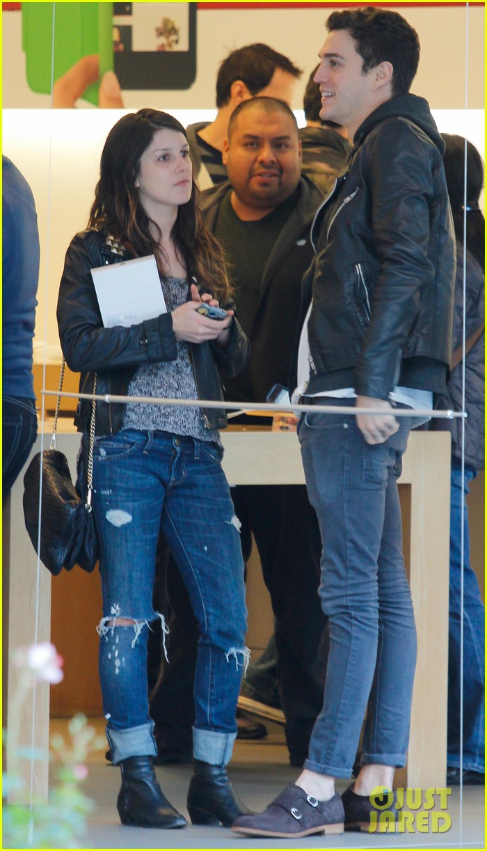 Shenae Grimes & Josh Beech: Matching Couple!