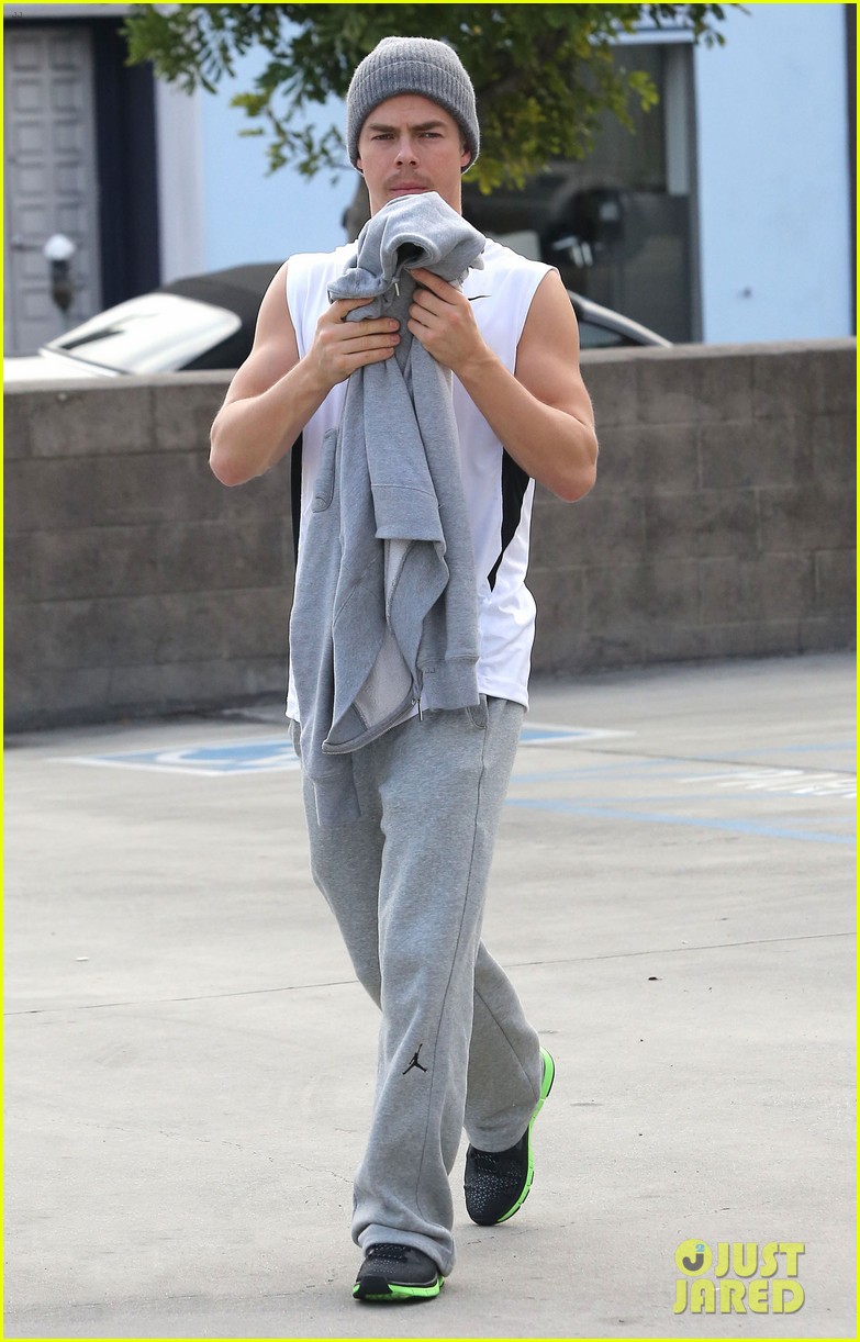 Derek Hough: California Pizza Kitchen Lunch!