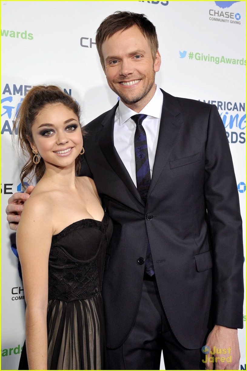 Sarah Hyland: American Giving Awards 2012