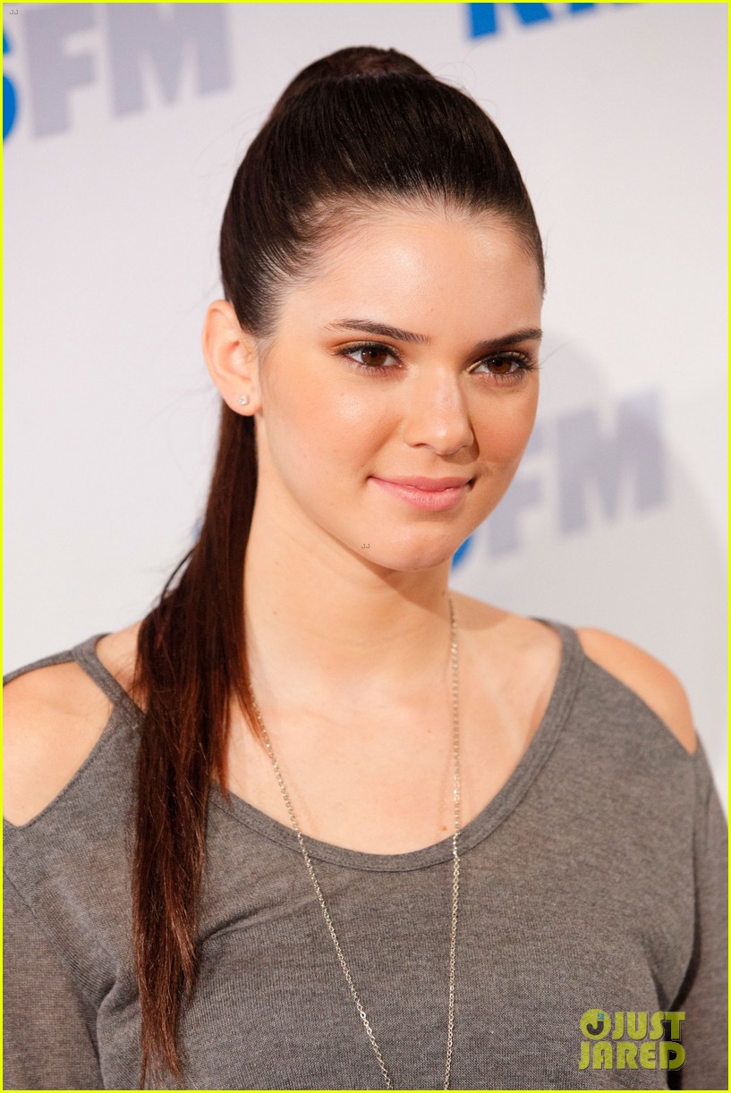 Kendall & Kylie Jenner: Jingle Ball 2012