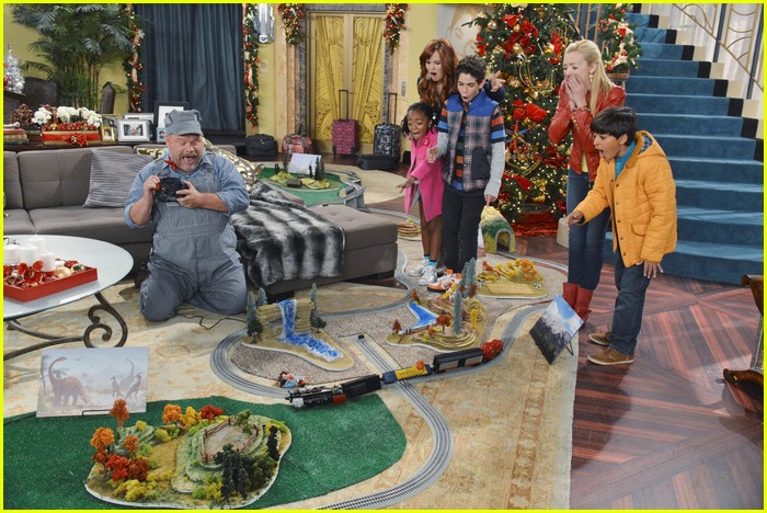 Austin & Jessie & Ally: Crossover Pics!