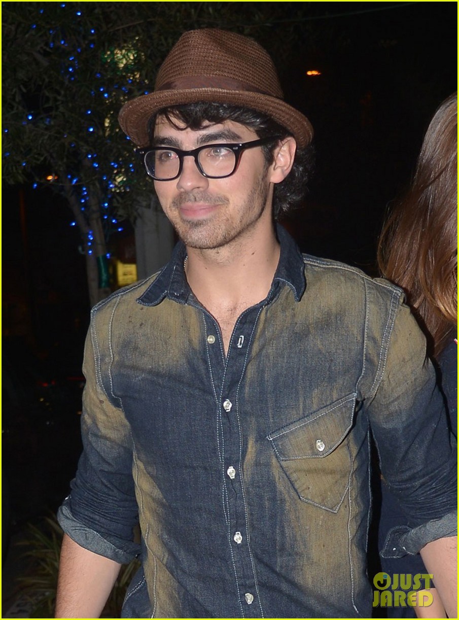 Joe Jonas: Date Night with Blanda Eggenschwiler!