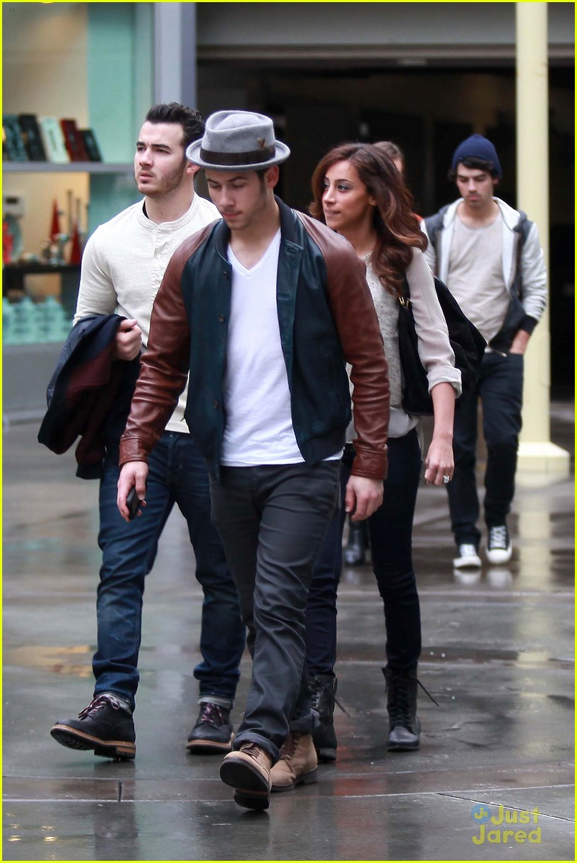 Joe Jonas & Blanda Eggenschwiler: Movie & Lunch with Kevin, Danielle & Nick!
