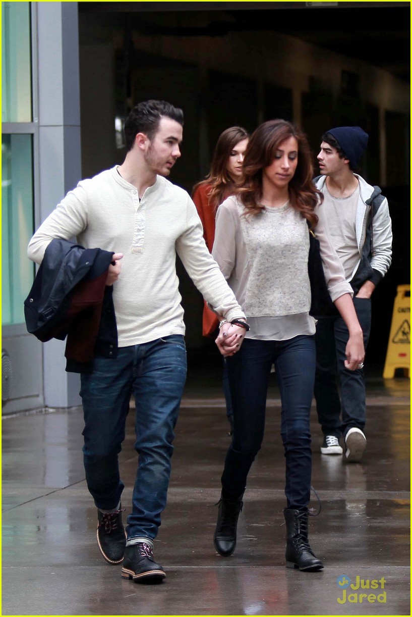 Joe Jonas & Blanda Eggenschwiler: Movie & Lunch with Kevin, Danielle & Nick!