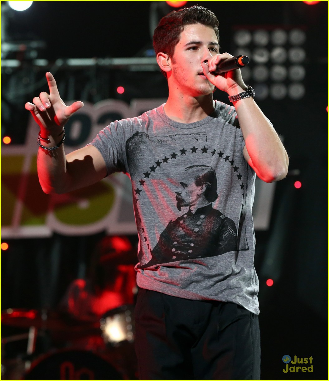 Jonas Brothers: Jingle Ball 2012!