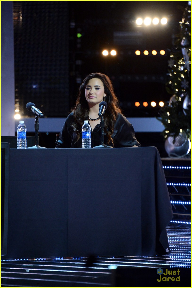 Demi Lovato: X Factor USA Finale News Conference