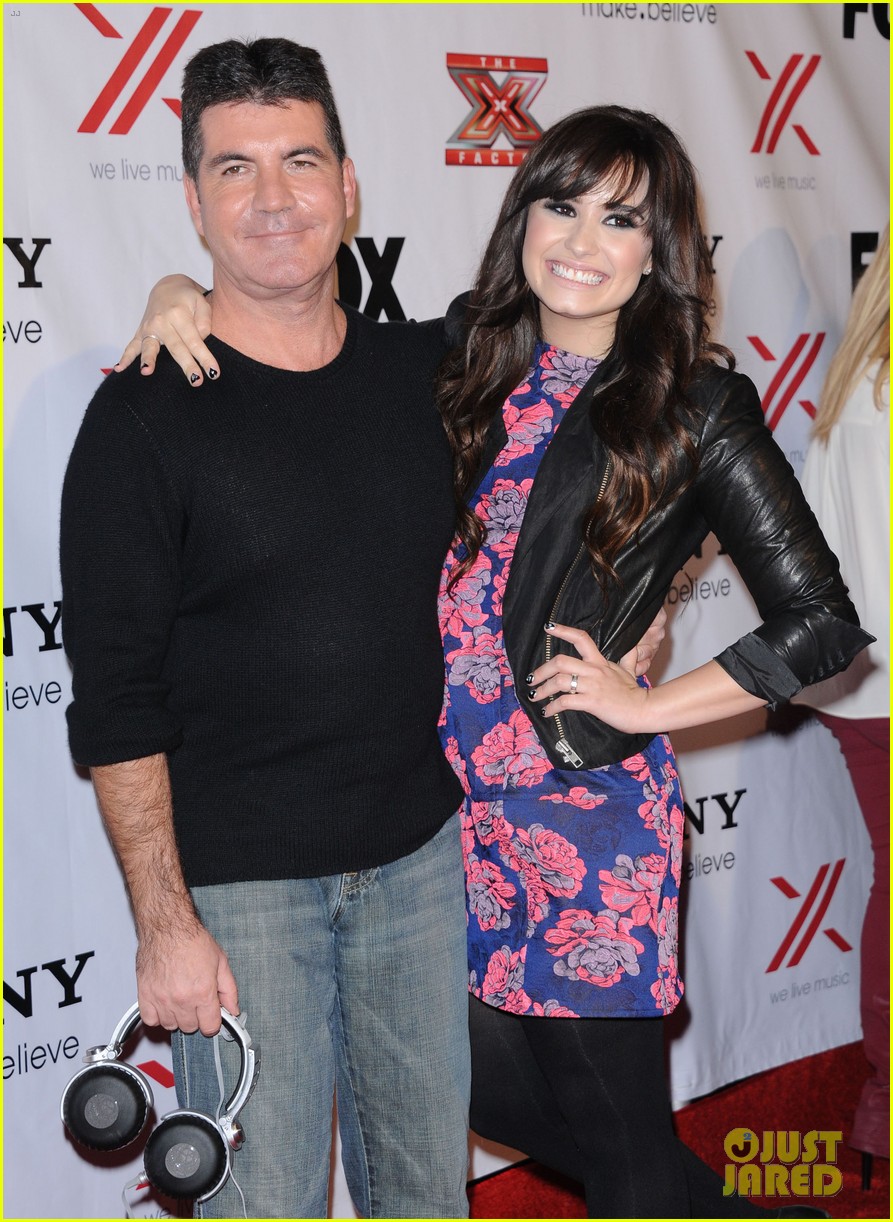 Demi Lovato: 'X Factor' Viewing Party!