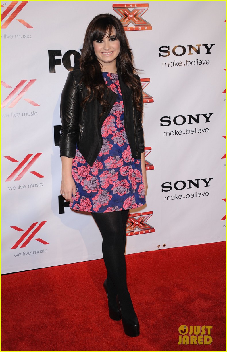 Demi Lovato: 'X Factor' Viewing Party!