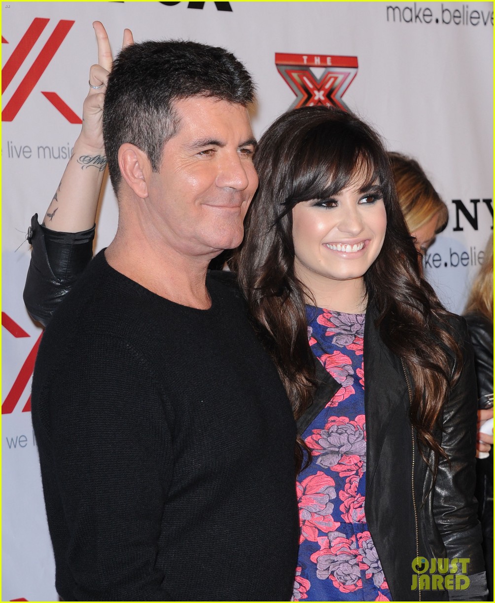 Demi Lovato: 'X Factor' Viewing Party!