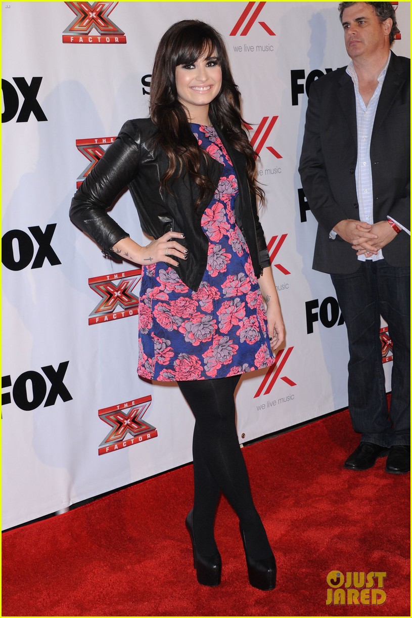Demi Lovato: 'X Factor' Viewing Party!