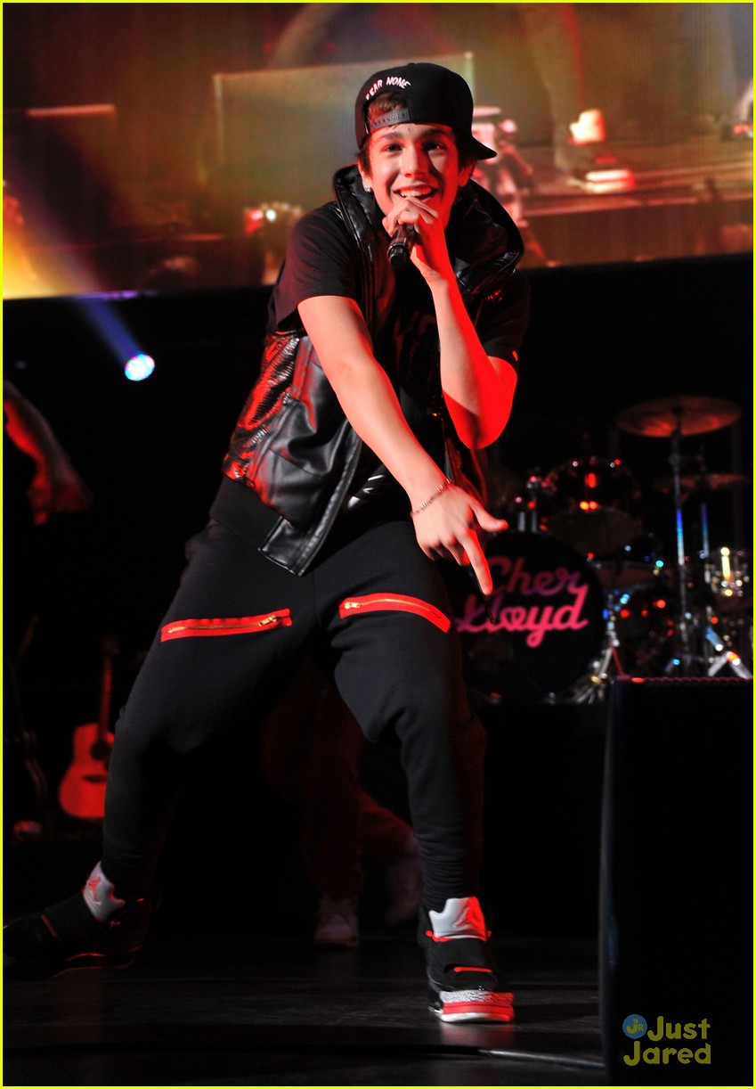 Austin Mahone: Hot 99.5's Jingle Ball in Washington, D.C.
