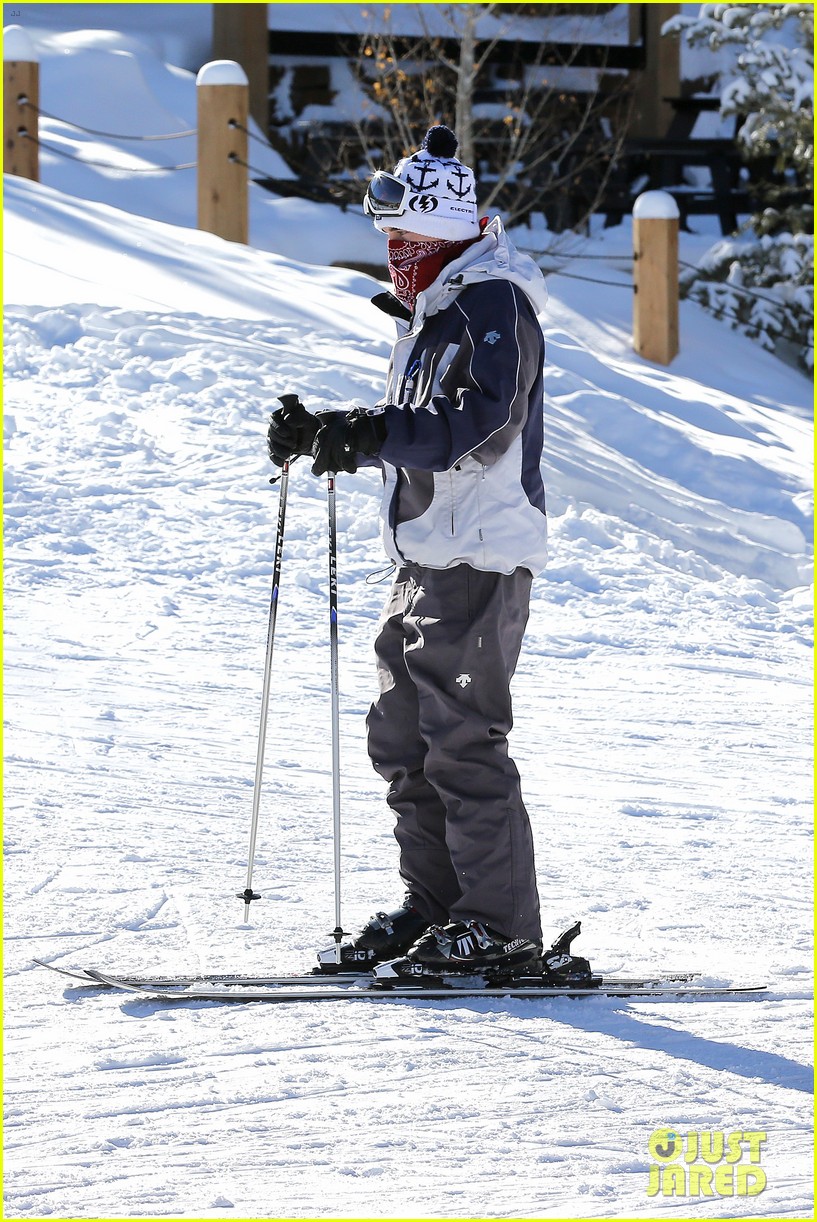 Jesse McCartney Hits the Slopes!